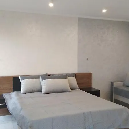 на березі річки Synevyr