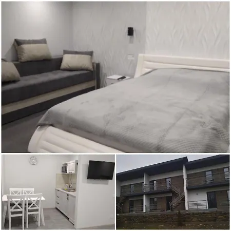 на березі річки *