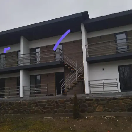 на березі річки Appartement *