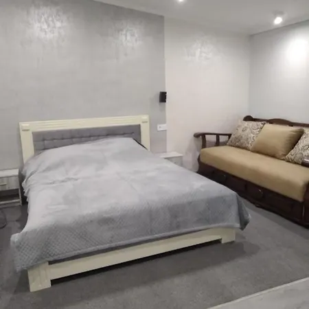 на березі річки *