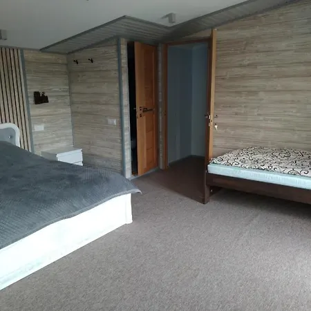 Apartment на березі річки Synevyr