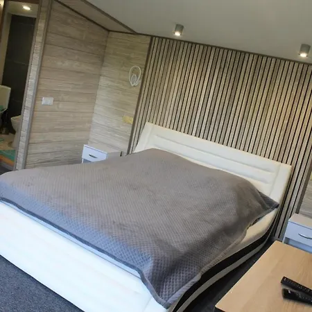 на березі річки Apartamento