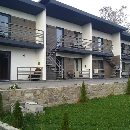 на березі річки Appartement *