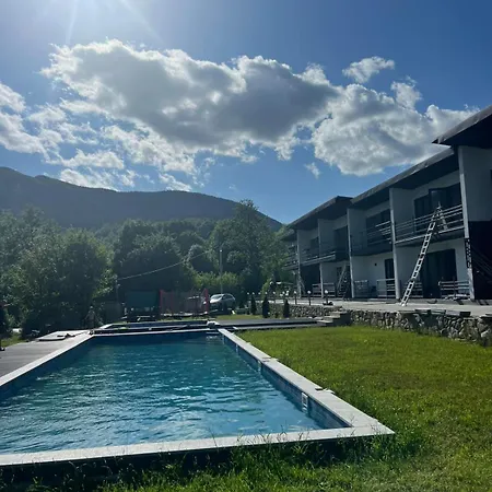 на березі річки * Synevyr