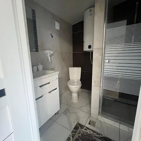 Apartment на березі річки Synevyr