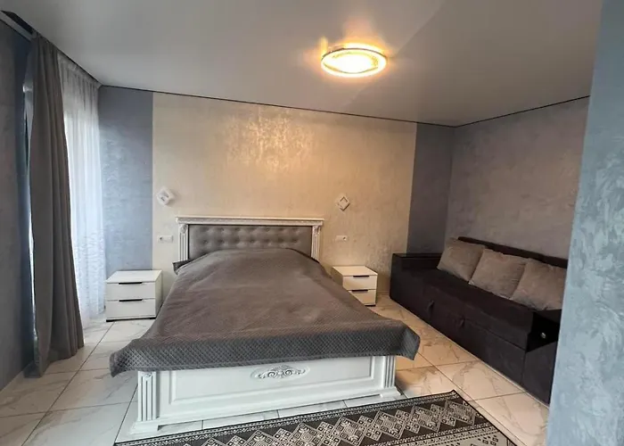 Apartment на березі річки Synewyr