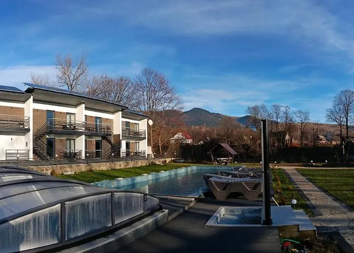 на березі річки Apartment Synewyr